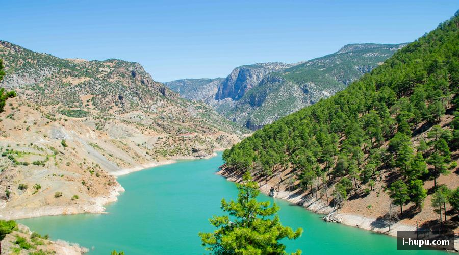 每一滴汗水，都是胜利的铺路石。